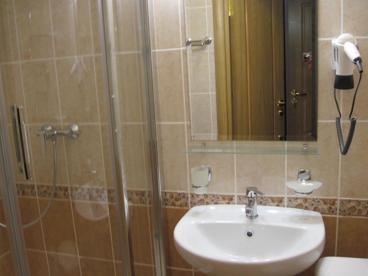 Hotel Mosty Masty Eksteriør bilde